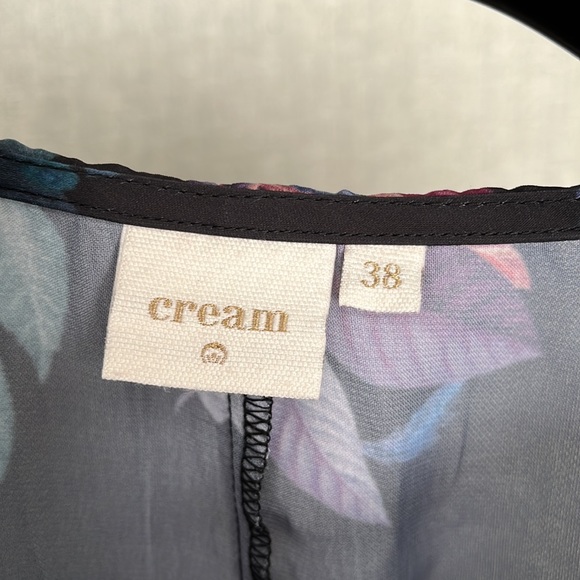 Cream Aya Blouse // Silky // Size 38 // Purple Flowers - Picture 3 of 3
